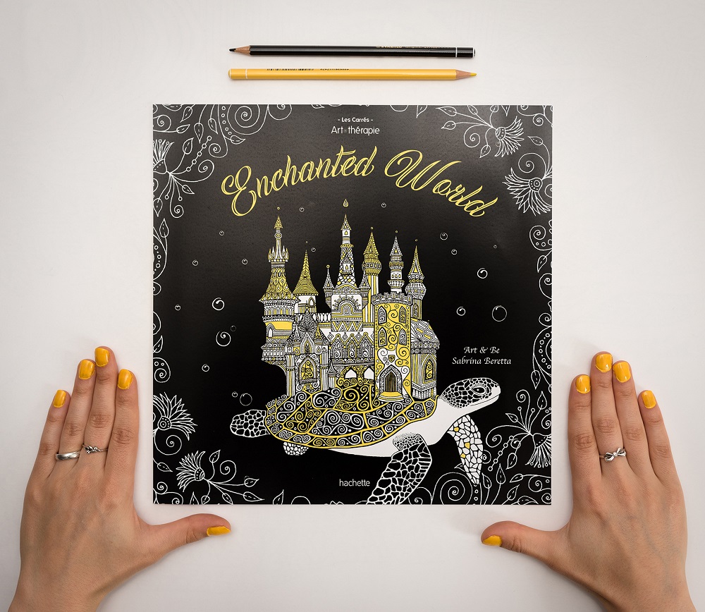 Sabrina Beretta présente son livre de coloriage Enchanted World aux éditions Hachette